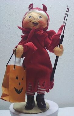 8"  Annalee Doll HALLOWEEN "Devil Kid" w Pitchfork & Trick or Treat bag 2007